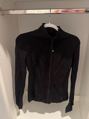 Lululemon define jacket size 4